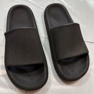 Black Comfort Slide Sandals SOOTHEEZ Men’s Size 13 Thick Pillow Cushioned 46, 47